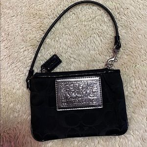 RARE COACH Poppy Embossed Small Black Satin/Leather Wristlet 💜🖤